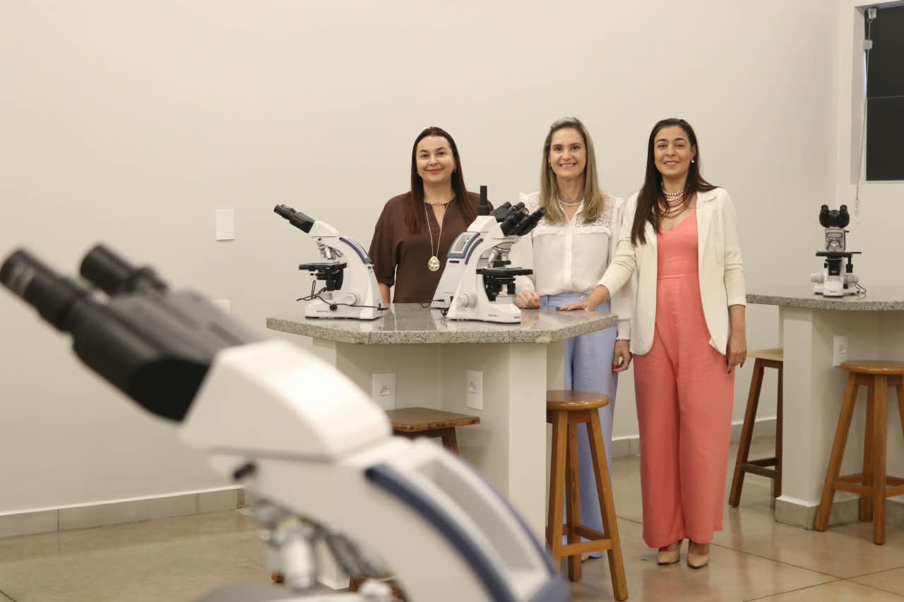 UNIFEB amplia estrutura de ensino com novo Laboratório de Microscopia e fortalece formação prática_01 (1)